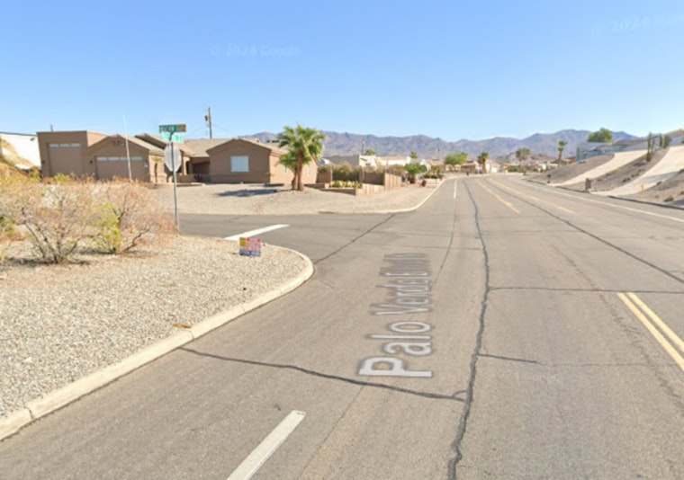 Swift Action by Lake Havasu Firefighters Prevents Spread of Blaze on Paloverde Boulevard North