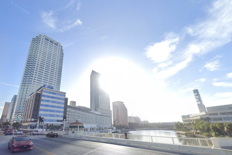 Tampa's Week Ahead Shows Sunny Skies Giving Way to Showers as NWS Predicts Mixed Weather Conditions