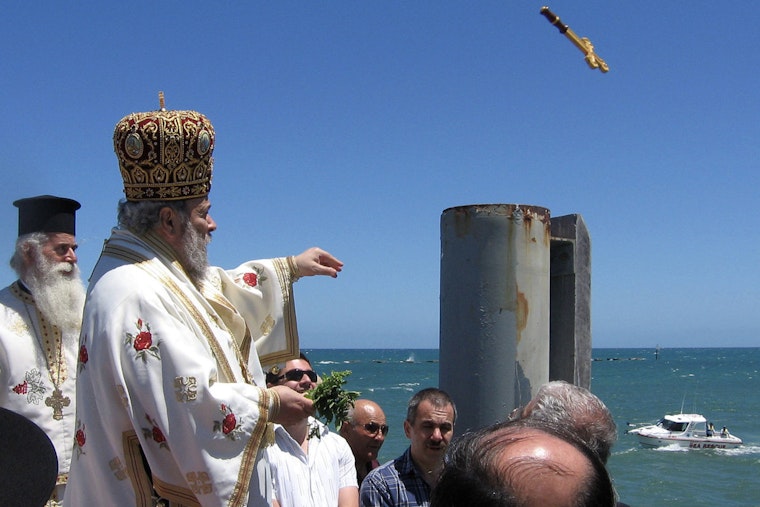 Tarpon Springs Hosts 119th Epiphany Cross Dive as Tradition Triumphs Over Hurricane Aftermath