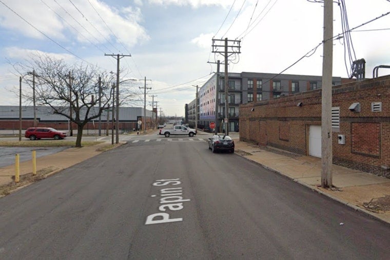 Two Men Robbed at Gunpoint and Knifepoint Near St. Louis Industrial Warehouse