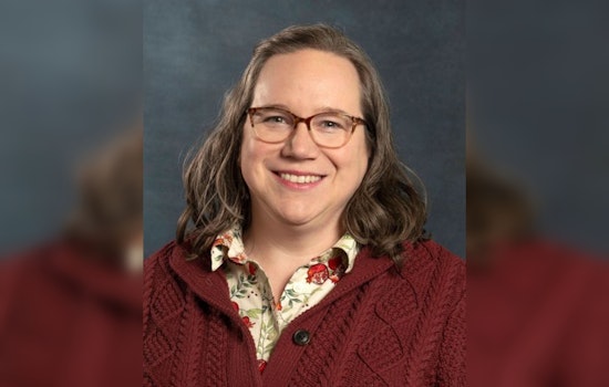 University of Missouri–St. Louis Launches Study on Urban Bee Habitats Alongside STEM Education Initiative