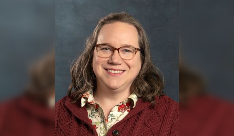 University of Missouri–St. Louis Launches Study on Urban Bee Habitats Alongside STEM Education Initiative