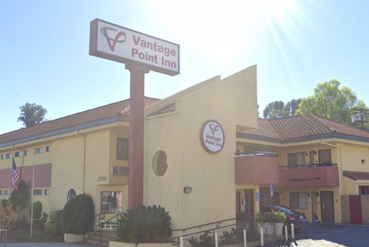UPDATE: Man Dead After Police Standoff at Vantage Point Inn in Woodland Hills, LAPD Investigates Officer-Involved Shooting
