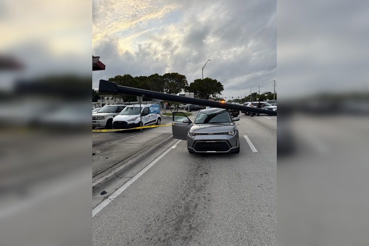 Vehicle Collision with Streetlight Disrupts Traffic on East Oakland Park Blvd in Fort Lauderdale