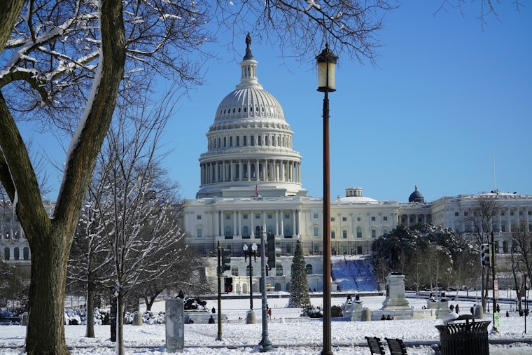 Wintry Mix Set to Disrupt Weekend Plans in Washington D.C. with Rising Chance of Snow and Gusty Winds