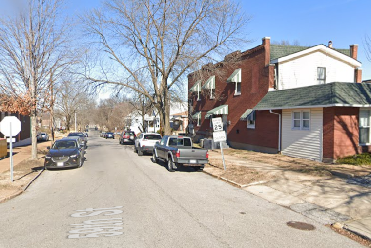 Woman Robbed by Acquaintance at Gunpoint in Southwest Garden, St. Louis, Police Seek Suspect