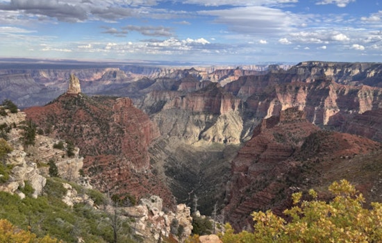 Arizona Governor Hobbs Refuses State Funding for National Parks Amid Federal Shutdown, Impacting Local Tourism and Economy