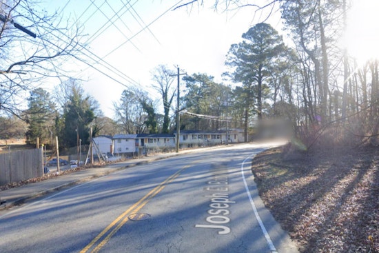 Atlanta Police Investigate Fatal Stabbing Following Dispute on Joseph E Boone Blvd, Suspect Sought