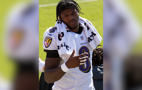 Baltimore Ravens' Lamar Jackson Benched for Bears Game Amid Injury Recovery, Huntley Steps In
