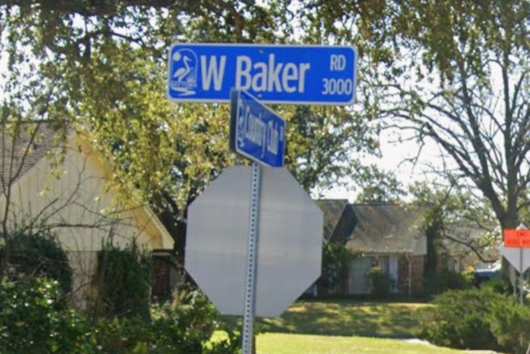 Baytown Police Officer and Children Hospitalized After Major Collision, Traffic Diverted for Investigation