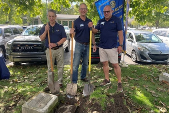 Brentwood Marks History with Unveiling of Millennium Time Capsule by Rotary Club and City Officials