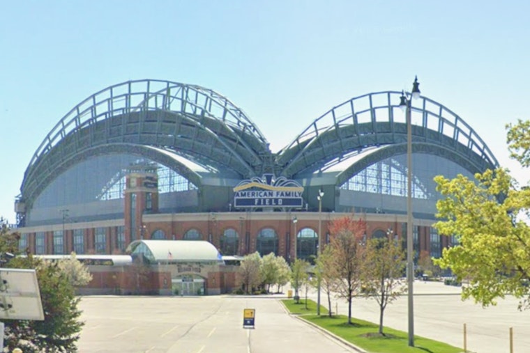 Brewers Take Lead in NLDS with Commanding 9-3 Victory Over Cubs at American Family Field