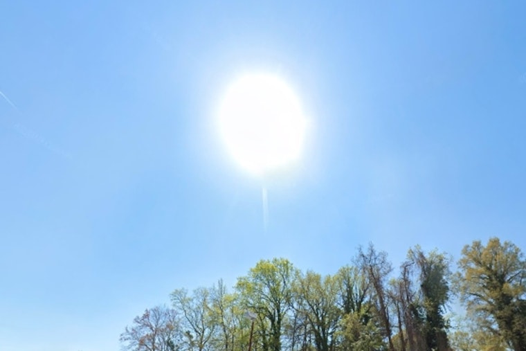 Charlotte Forecast Calls for Comfortable Highs and Sunny Skies with Weekend Warm-Up and Possible Sunday Showers
