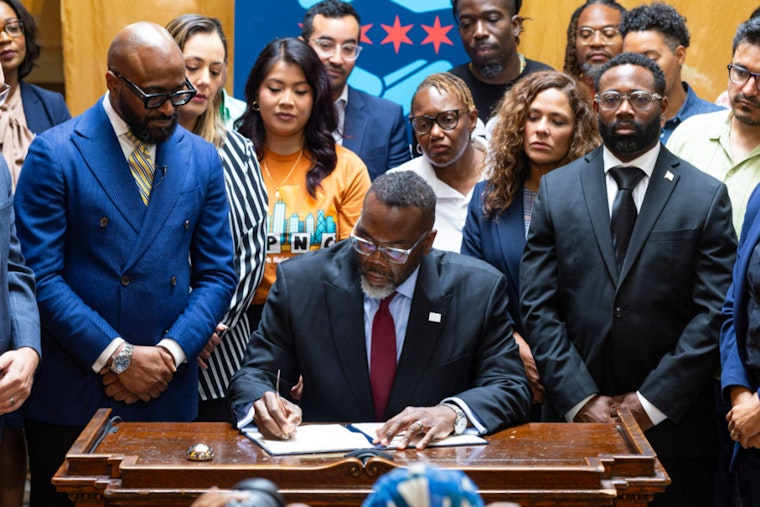 Chicago Mayor Enacts "ICE Free Zone," Barring Federal Immigration Agents from City Property