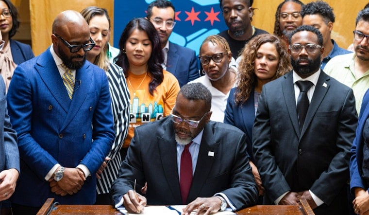 Chicago Mayor Enacts "ICE Free Zone," Barring Federal Immigration Agents from City Property
