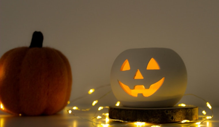 Chicago Neighborhoods Forge Safe Spaces for Halloween Amid ICE Operations