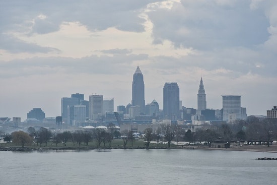 Cleveland Braces for Chilly Start and Weekend Thunderstorms, Gale Force Winds Expected on Lake Erie
