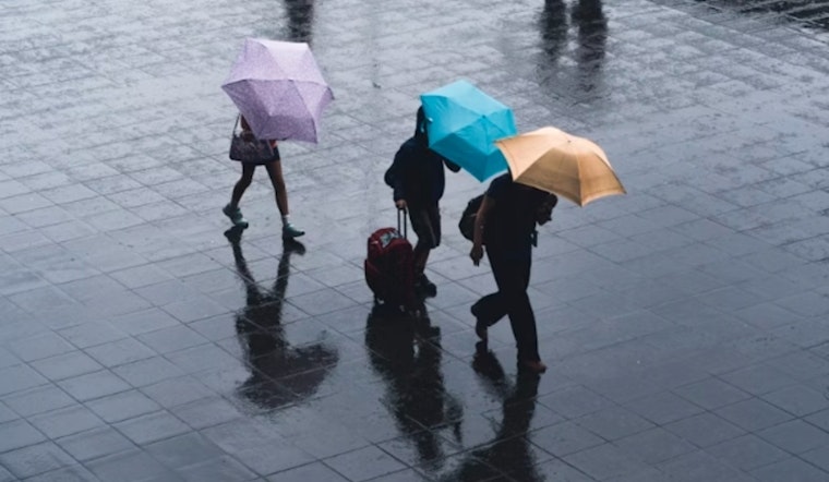 Cloudy Columbus Day in Washington D.C. with Rain Expected, Clearing Skies Forecasted for Midweek