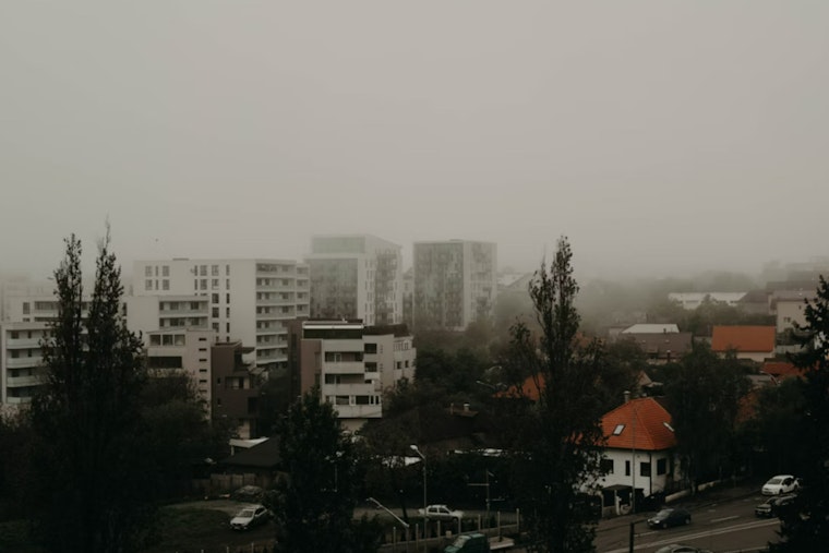 Dense Fog Blankets Philadelphia Area as Sunny Days Loom Despite Midweek Showers