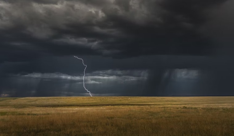 El Paso Braces for Showers and Thunderstorms, NWS Advises Keeping Umbrellas Handy
