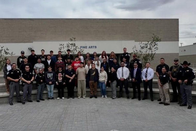 El Paso County Deputies Engage with Students at Mountain View High in Law Enforcement Education Outreach