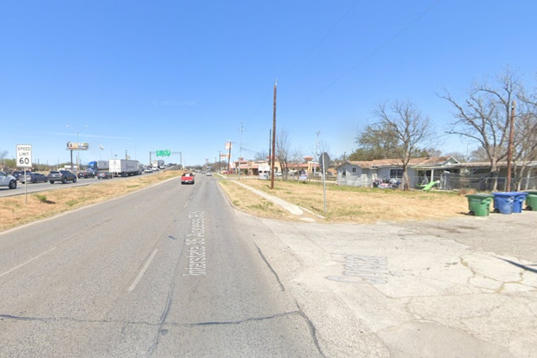 Elderly Man Fatally Injured, Woman Critical in Rollover Crash on I-35 in San Antonio