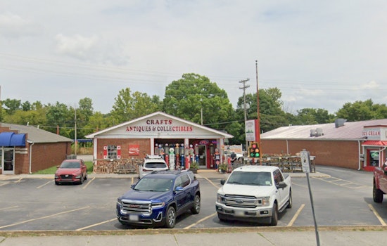 Firefighter Injured Responding to Blaze at Pigeon Forge Antique Shop, Investigation Underway