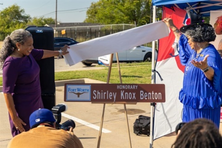 Fort Worth Honors Beloved Educator Shirley Knox Benton with Memorial Street Sign Toppers