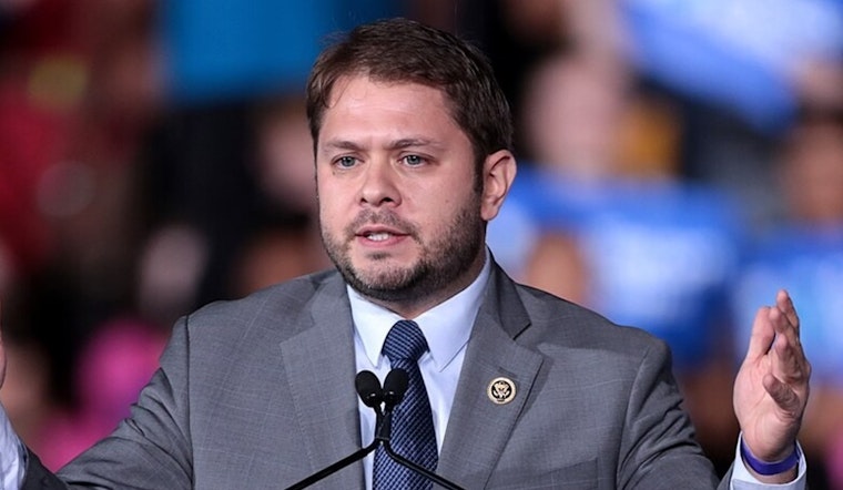 Gallego and Luján Fight Trump's Grip on SNAP Funds, New Bill Demands Release of Vital Aid for Starving Arizonans