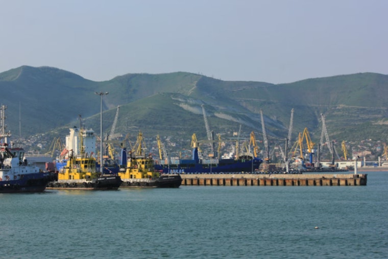 Galveston Port Oil Spill Prompts Response from Coast Guard as Cleanup Efforts Commence
