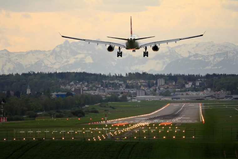 Government Shutdown Spurs Air Travel Disruptions at Houston Airports and Nationwide