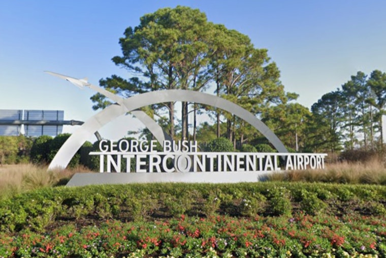 Government Shutdown Spurs Travel Disruptions and TSA Delays at Houston Airports