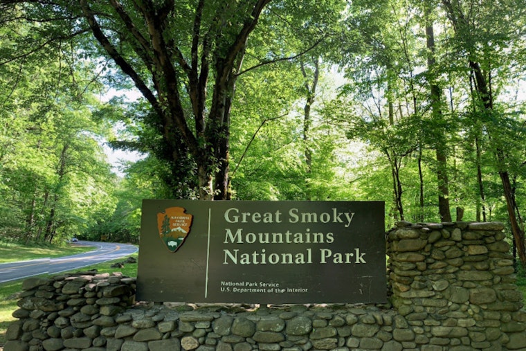 Great Smoky Mountains Shutdown Spoils Spectacular Seasonal Showcase in Gatlinburg