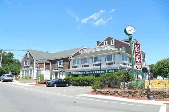 Hampton's Old Salt and Lamie's Inn Temporarily Shut Down Following Early Morning Fire
