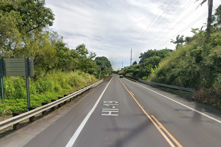 Hele-On Bus Plunges Down Embankment in Laupāhoehoe, Injures Passengers, Sparks Police Investigation