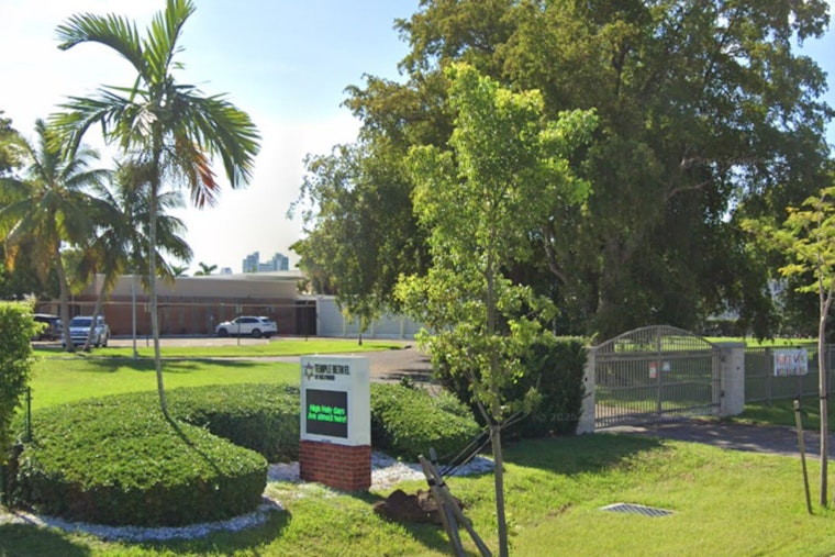 Hollywood Temple Hit with Cruel Yom Kippur Hoax, Police Swarm Synagogue Amid Florida's Spate of Swatting Scare
