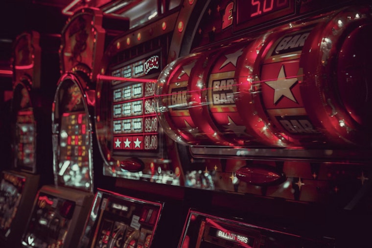 Horseshoe Casino Indianapolis Dealers Strike for Union Recognition Amidst Federal Shutdown
