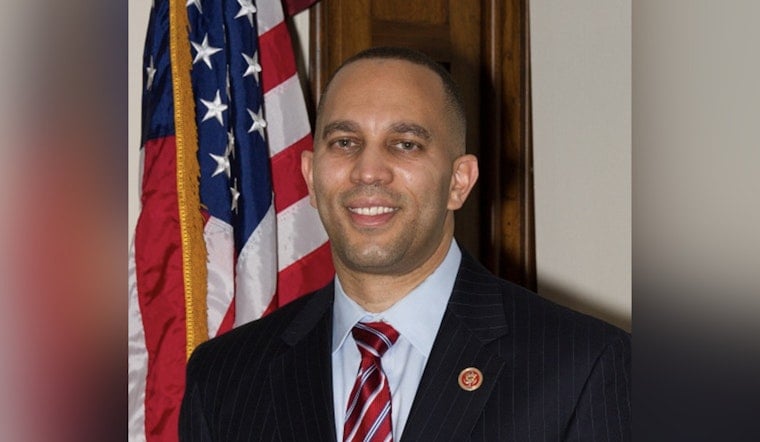 House Democratic Leader Hakeem Jeffries Endorses Zohran Mamdani for NYC Mayor Ahead of Early Voting