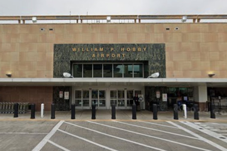 Houston Airports Warn of Potential Ground Stops Amid FAA Staffing Woes Due to Government Shutdown