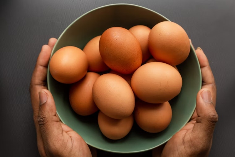 Houston H-E-B Recalls Kenz Henz Eggs Over Salmonella Concerns, Customers Urged to Check Cartons