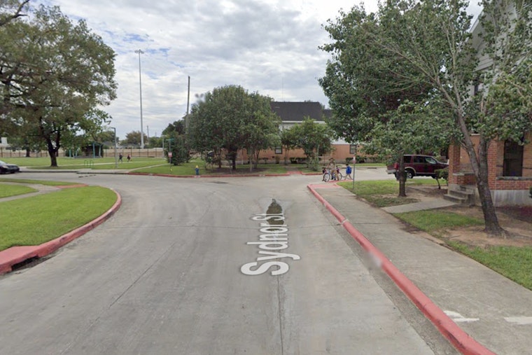 Houston Police Investigate After Man Found Fatally Shot in Fifth Ward Apartment Complex