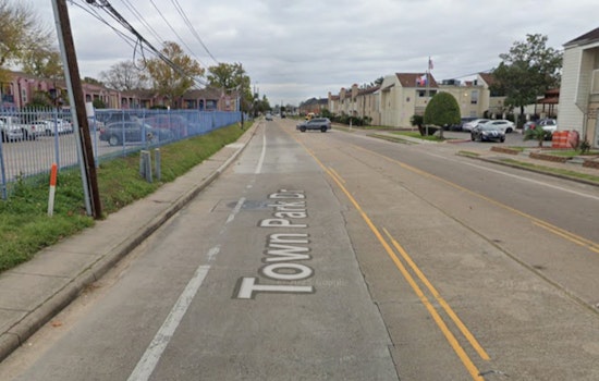 Houston Police Investigating Fatal Shooting at Town Park Drive Apartment Complex