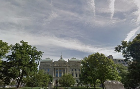 Indianapolis Autumn Forecast: Brisk Winds and Sunny Days Ahead, with Weekend Showers Possible