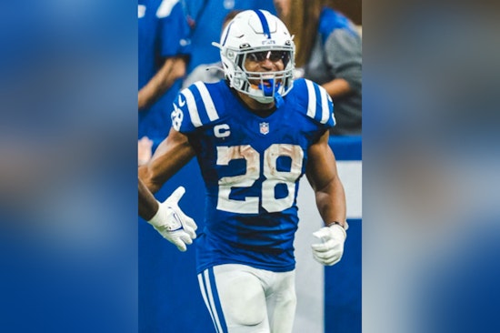 Jonathan Taylor Leads Indianapolis Colts to Stunning 40-6 Victory Over Las Vegas Raiders at Home