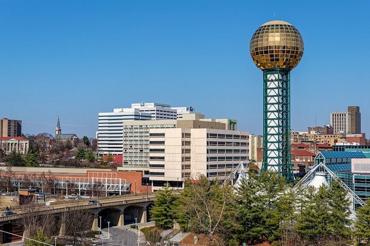 Knoxville Welcomes Clear Skies After Foggy Morning, Sunny Weekend Ahead with Possible Showers by Midweek
