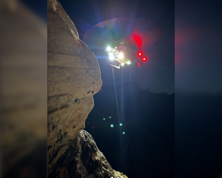 Las Vegas Rescue Team Successfully Airlifts Stranded Climbers from Red Rock Canyons