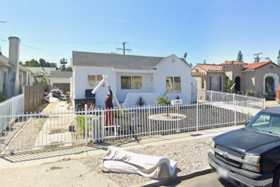Los Angeles Firefighters Extinguish Vermont Vista Garage Blaze in 12 Minutes, No Injuries Reported