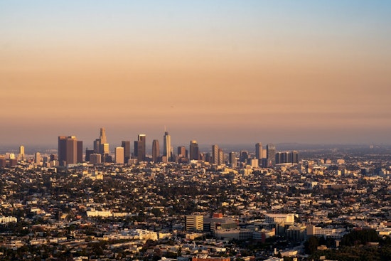 Los Angeles Under Heat Advisory With Temperatures Soaring into 90s; Public Urged to Take Precautions