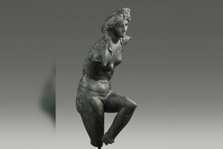 Manhattan D.A. Oversees Return of Stolen Artifacts to Poland and Italy Amid Investigation into Historical Looting