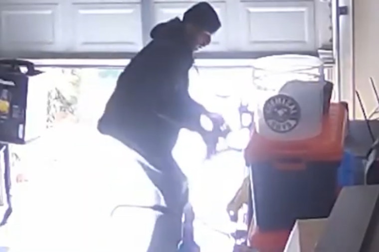 Metropolitan Police Seek Burglar After Daytime Break-In in Southeast D.C.